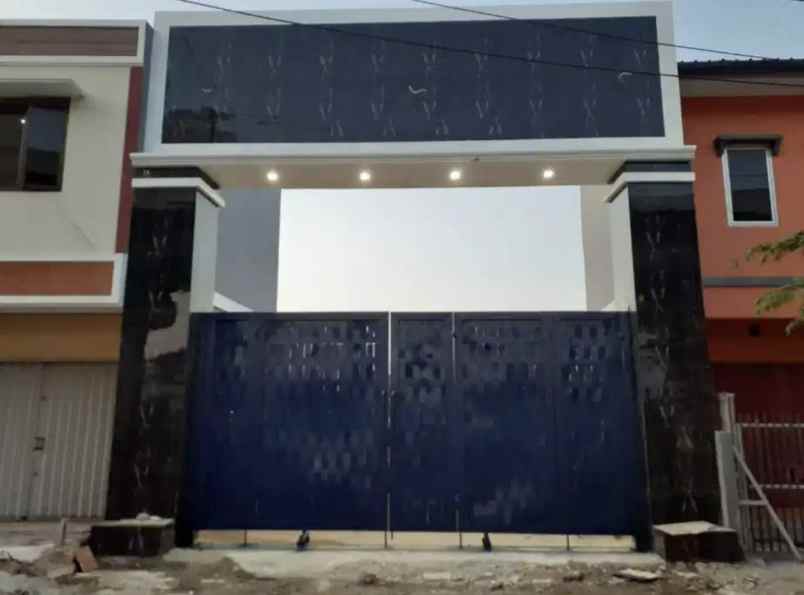 gudang dan kantor pinggir jalan di raya bekasi cakung