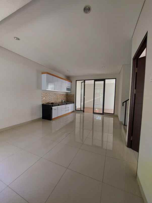 jual cepat rumah cosmo estate