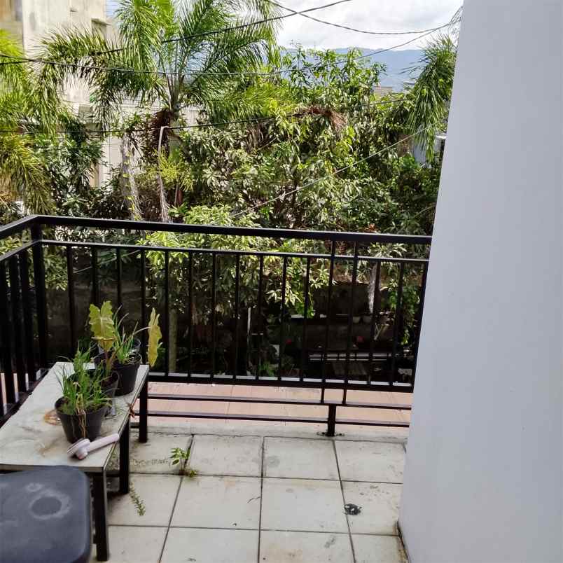 jual cepat rumah dua lantai di permata indah arcamanik