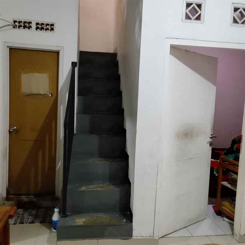 jual cepat rumah dua lantai di permata indah arcamanik