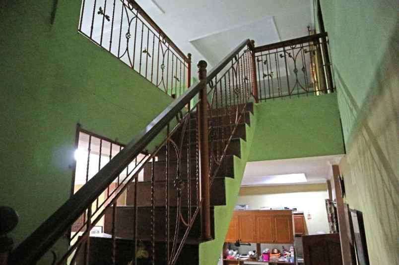 jual rumah 2 lantai hook di lenteng agung jagakarsa