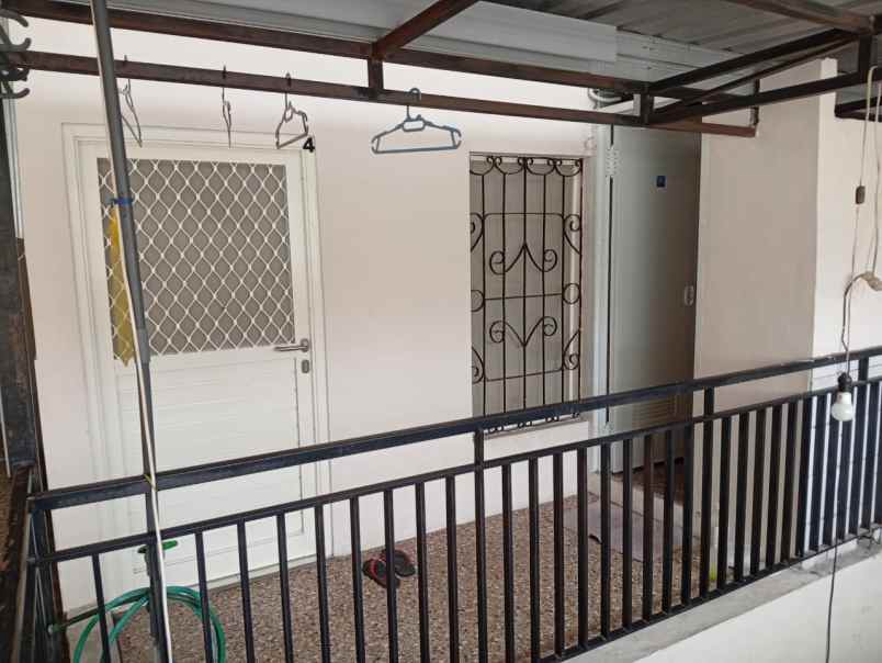 jual rumah 2 lantai murraahh poolll