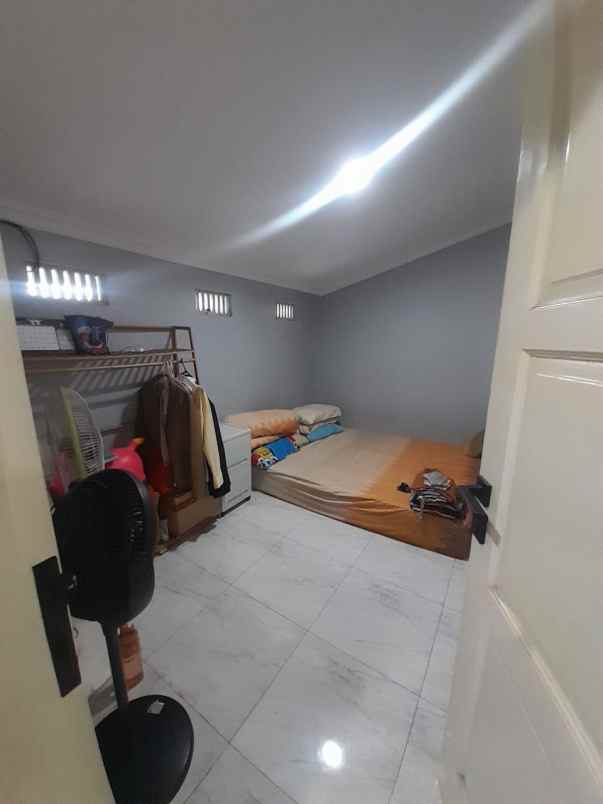jual rumah dalam komplek di jatiwaringin