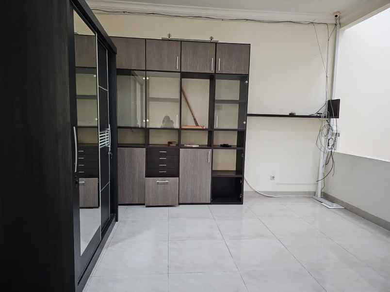 jual rumah furnished permata buana jkt bar