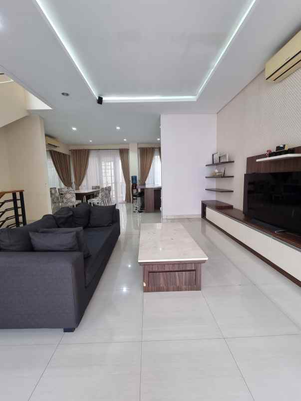 jual rumah pondok indah