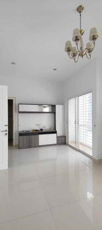 jual rumah semi furnished grisenda pik