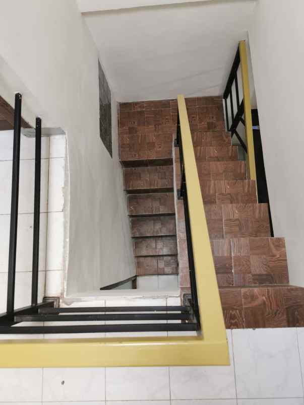 kesempatan sewa rumah bagus di wiyung segera huni