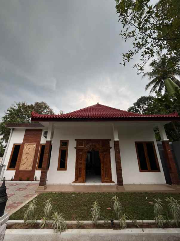 miliki rumah di pedesaan borobudur magelang
