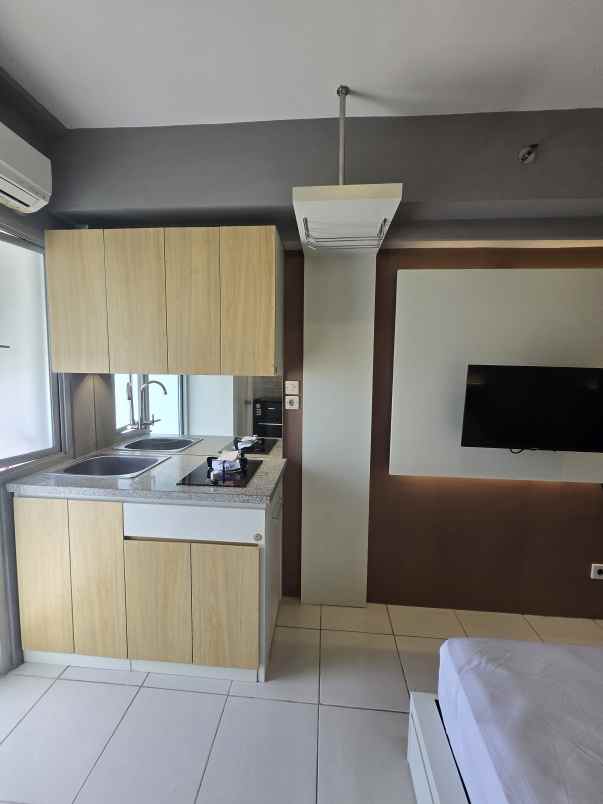 new stock educity stanford lt 06 city view studio