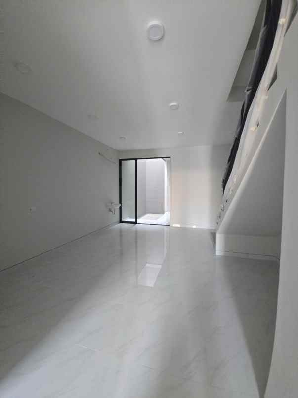 ready 2 unit rumah minimalis modern wisma mukti