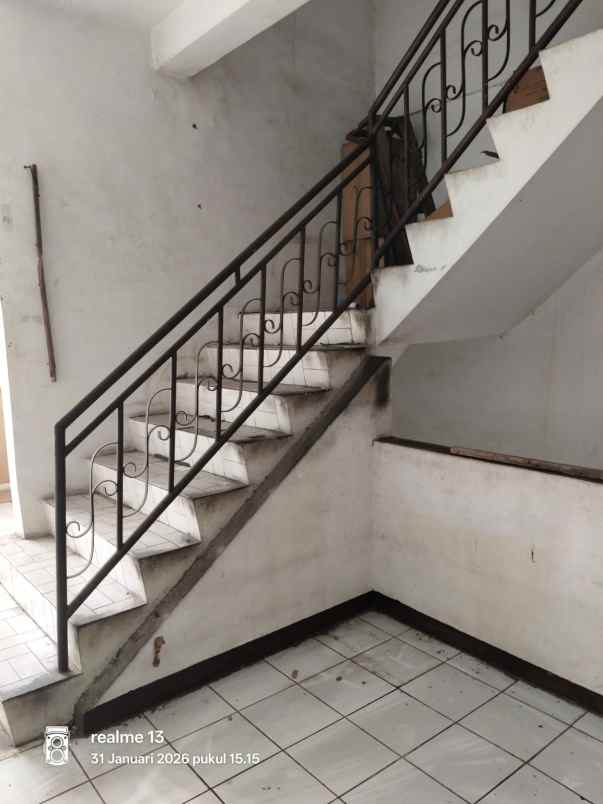 ruko 3 5 lantai lokasi nol jalan di surabaya pusat