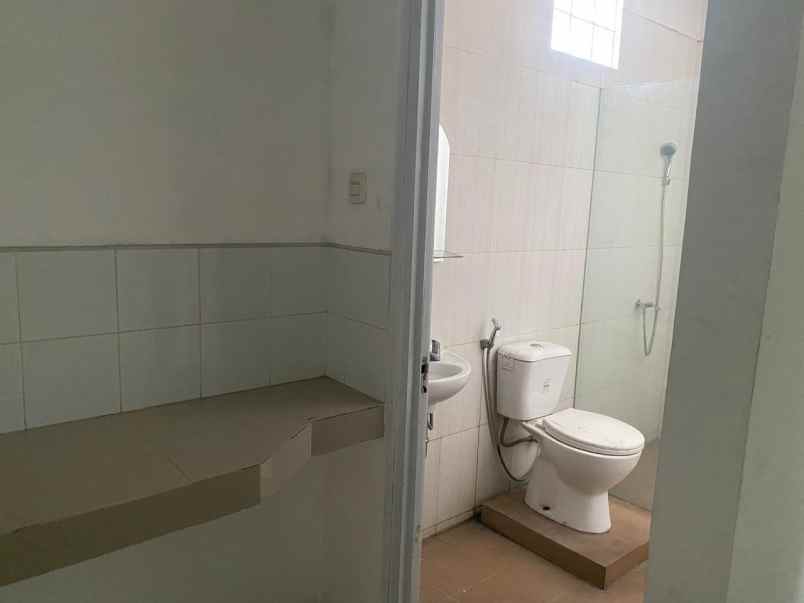 ruko di jalan jaya wijaya mojosongo solo