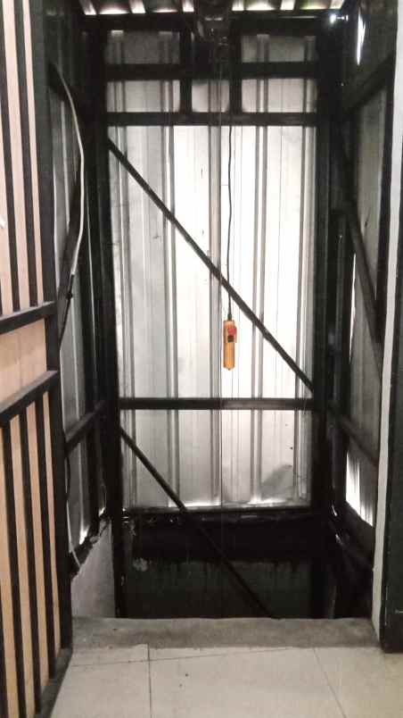 ruko sentra niaga 4x15 60m green lake city cengkareng