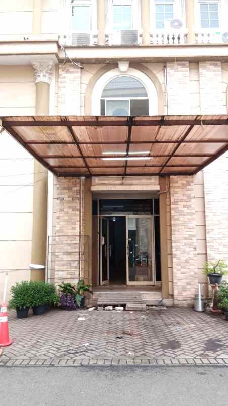 ruko sentra niaga 4x15 60m green lake city cengkareng