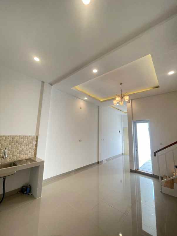 rumah 2 lantai 990 jt an di kelapa dua depok