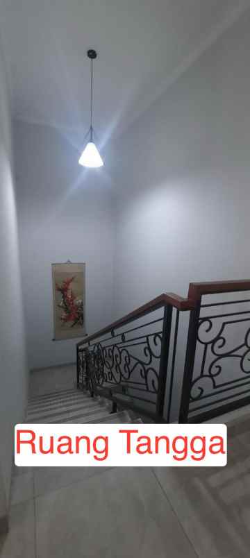 rumah 2 lantai modern minimalis antapani bandung