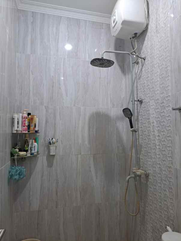 rumah 2 lantai modern minimalis antapani bandung