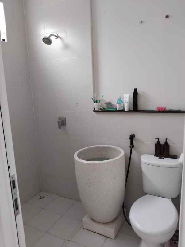 rumah amesta living terra deluxe siap huni minimalis