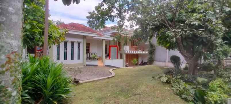 rumah asri di cigadung dago awiligar