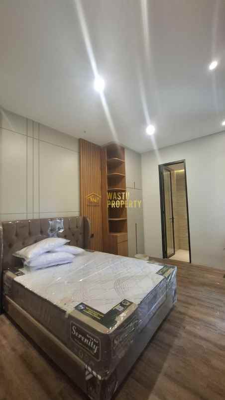 rumah baru 2 lantai 8 menit bandara adi sucipto