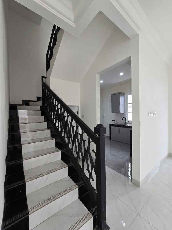 rumah baru dalam cluster di pondok bambu jaktim