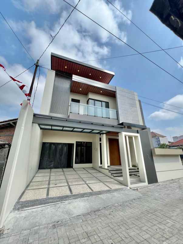 rumah baru di jakal km 8 dekat ugm uii sleman yogya