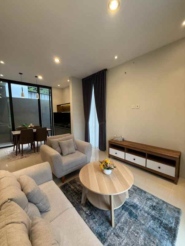 rumah cantik full furnished utara pasar godean