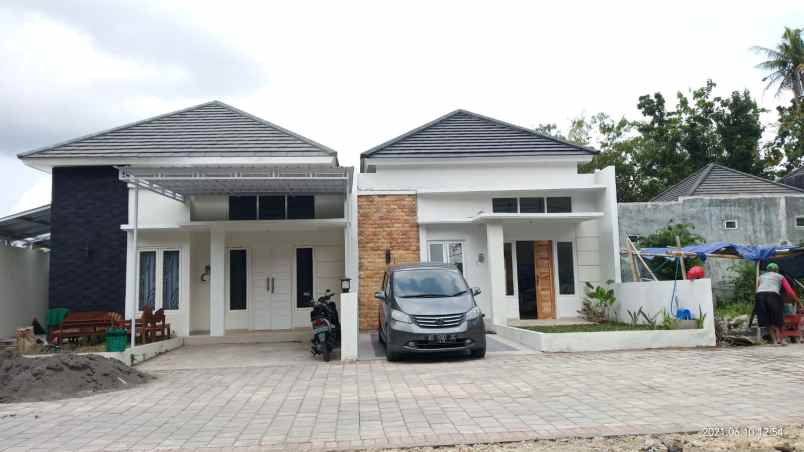 rumah cantik hanya 10 menit dari umy