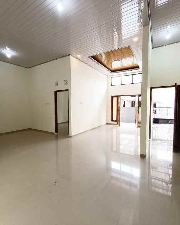 rumah cantik modern dalam cluster di dekat kampus uii