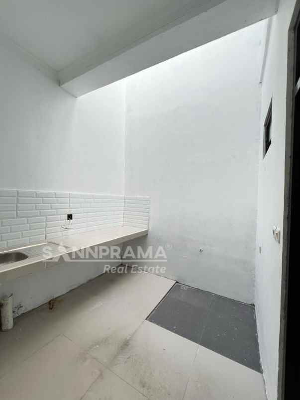 rumah cantik siap huni di harjamukti depok dp 0 reno