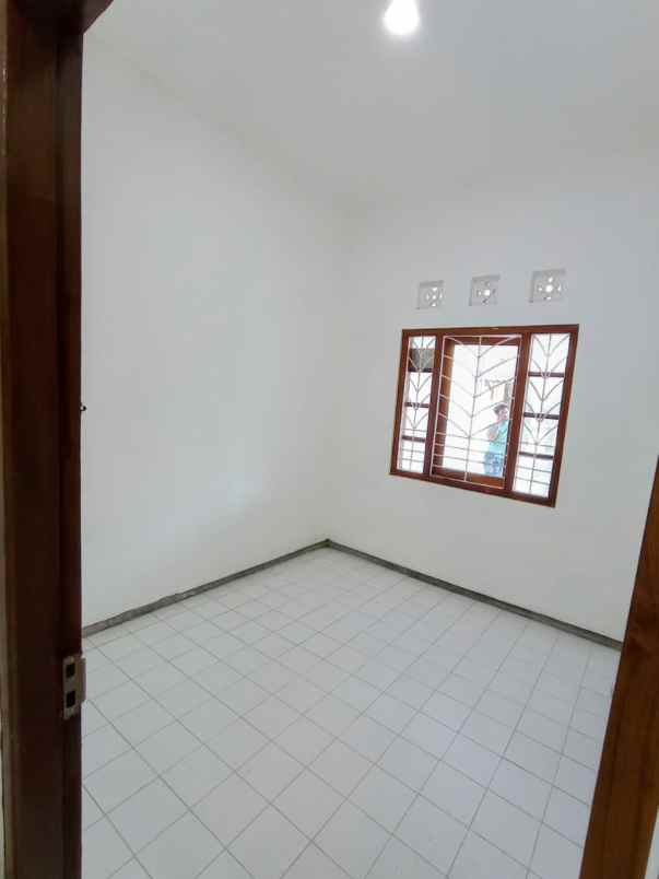 rumah dalam perumahan di purwomartani kalasan sleman