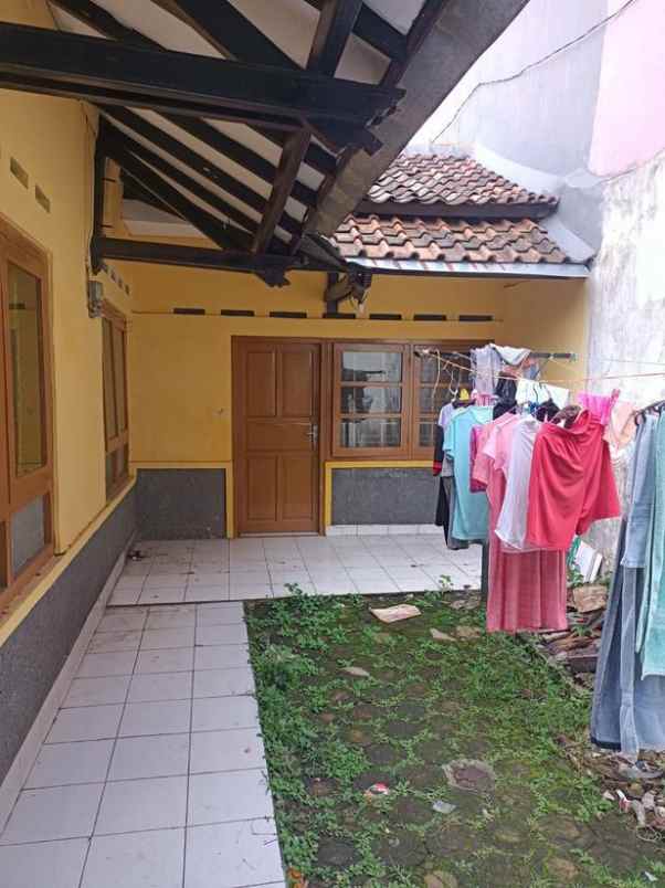 rumah di cicendo lokasi premium di tengah kota bandung