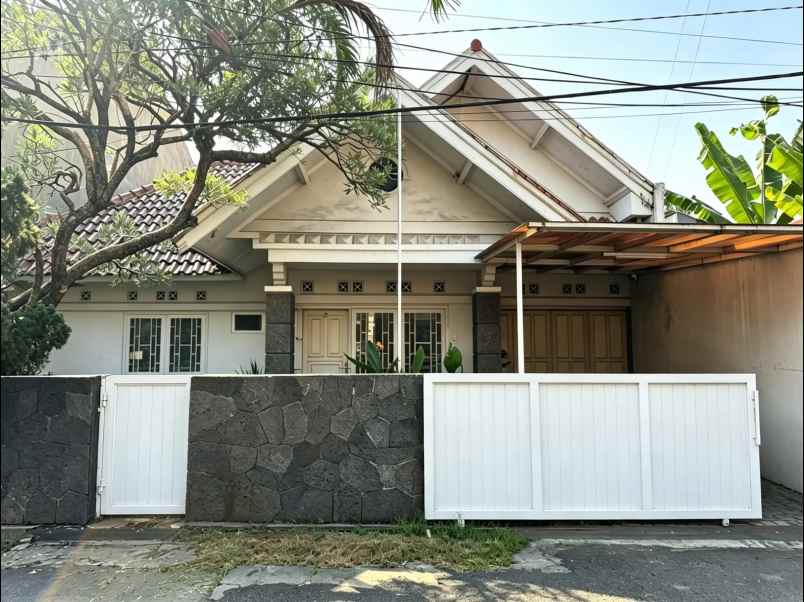 rumah di komplek taman puspa indah sanggar hurip