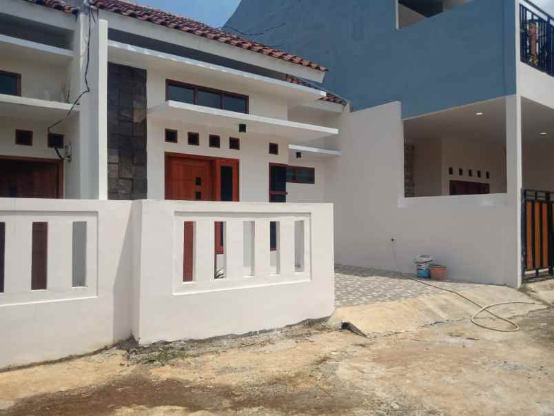 rumah dijual murah di depok dekat staisun