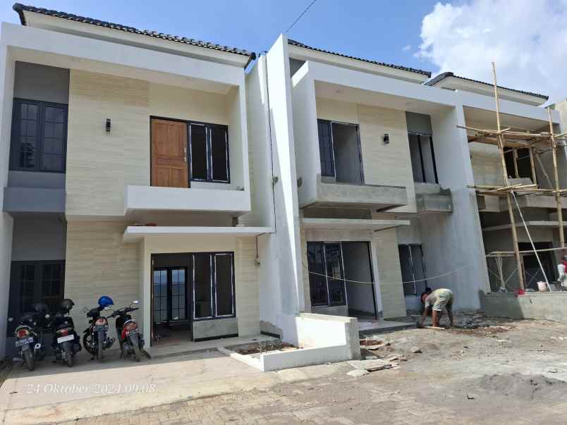 rumah exclusive di cluster baru banyumanik semarang