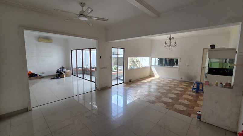 rumah full renov di cluster zebrina jgc jakarta timur