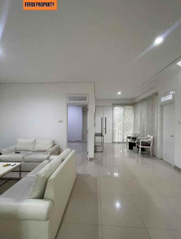 rumah furnish depan danau citra gran cibubur