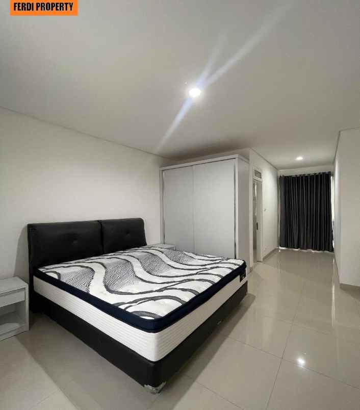 rumah furnish depan danau citra gran cibubur