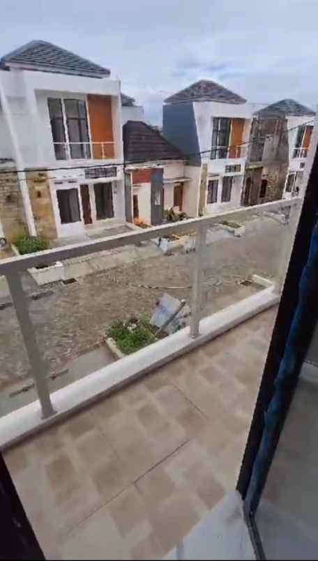 rumah jalan raya ksu gdc