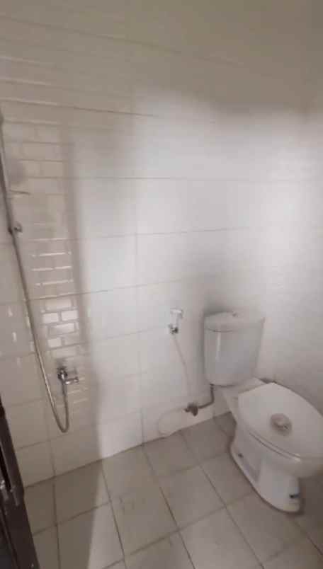 rumah jalan raya ksu gdc