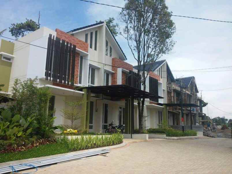 rumah jl kolonel masturi warung