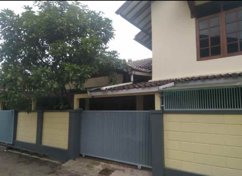 rumah jl suryalaya buahbatu bandung