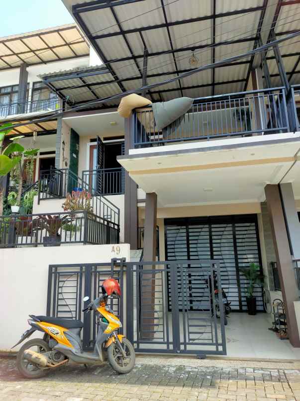 rumah jln tanah baru depok