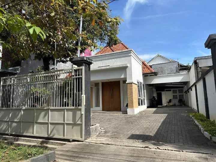 rumah klasik daerah bawean tengah kota 1 lantai nego