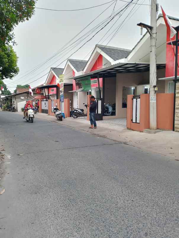 rumah kpr pinggir jalan dekat stasiun krl