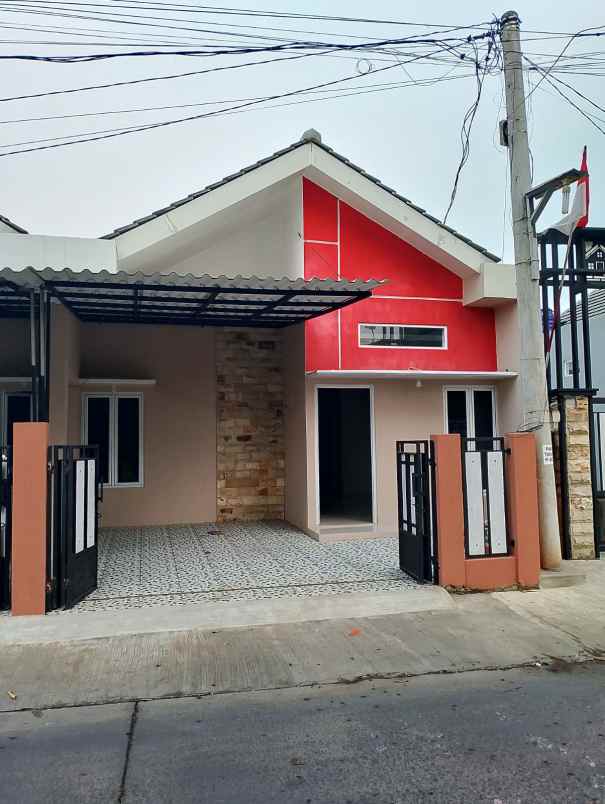 rumah kpr pinggir jalan dekat stasiun krl