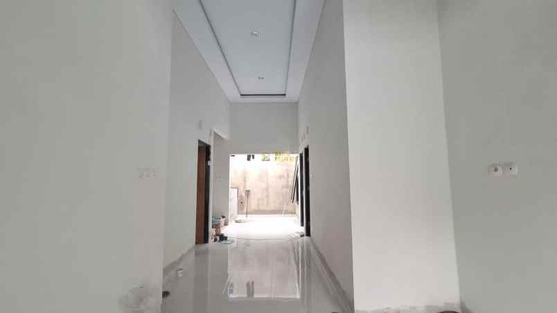 rumah limasan modern dalam cluster di kalasan