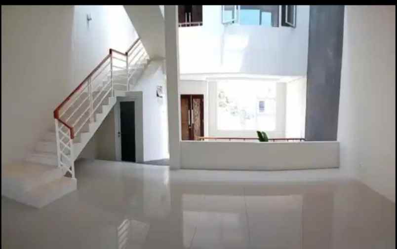 rumah luas 197m 4kt kelapa gading jakarta utara