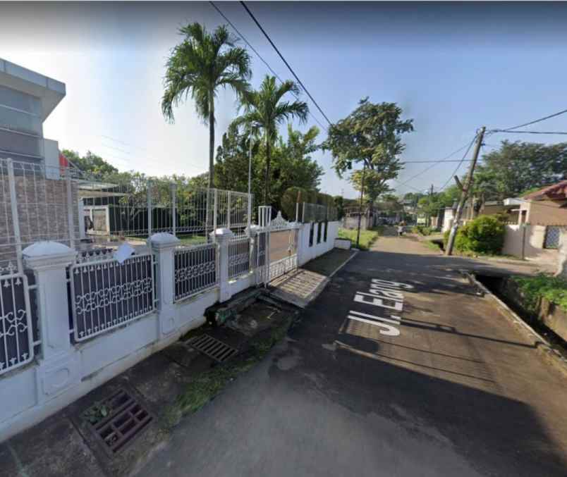 rumah luas di perumahan bukit nusa indah ciputat