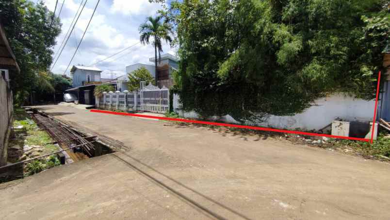 rumah luas di perumahan bukit nusa indah ciputat